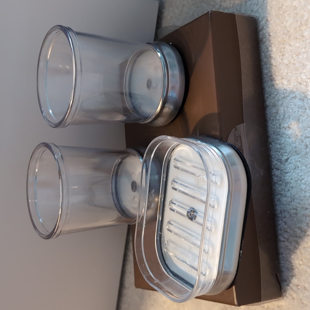 Bathroom Cups and Soap Dish
